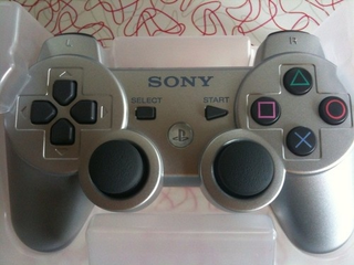 Illustration for article titled PS3's Satin Silver Dualshock